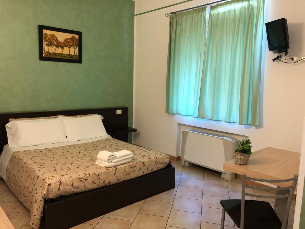 La Siesta Bed&residence Pensión Cardano Al Campo